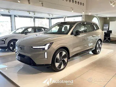 Nuova Volvo EX90 Ultra 300 kW (408 CV) 2026 Grigio SUV