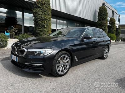 Usata BMW 530 Luxury Line 249 CV (183 kW) 2019 Grigio Station wagon