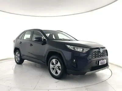 Begagnad Toyota RAV4 Hybrid Business Edition 178 HK (130 kW) 2022 Blå SUV