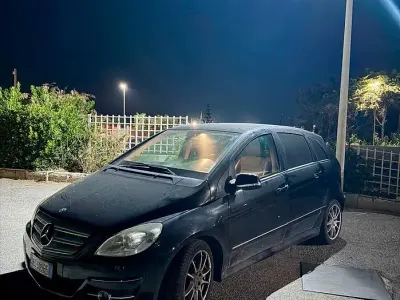 Usata Mercedes B180