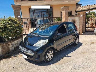 Usata Peugeot 107 68 CV (50 kW) 2008 Nero Utilitaria
