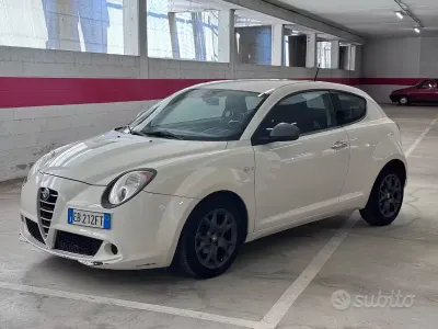 Usata Alfa Romeo MiTo Distinctive 105 CV (77 kW) 2010 Bianco Utilitaria