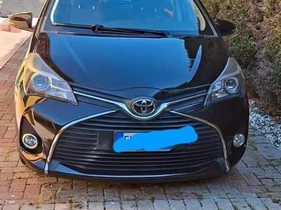 Usata Toyota Yaris 69 CV (50 kW) 2015 Nero Utilitaria
