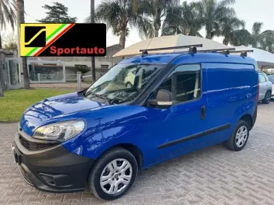 Begagnad Fiat Doblò 80 HK (58 kW) 2017 Blå Minibuss