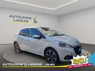 Begagnad Peugeot 208 Signature Sky 83 HK (61 kW) 2019 Grå Halvkombi