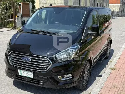 Usata Ford Tourneo Custom 170 CV (125 kW) 2023 Nero Furgone