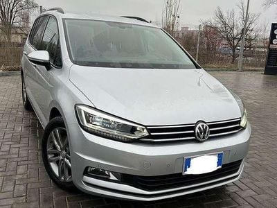 Usata VW Touran Trendline 115 CV (84 kW) 2017 Grigio Monovolume