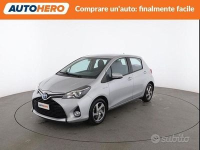 Usata Toyota Yaris Hybrid Active 73 CV (53 kW) 2017 Grigio Berlina
