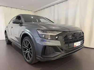 Usata Audi Q8 Sport 286 CV (210 kW) 2023 Grigio SUV