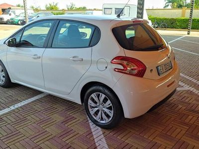 usata Peugeot 208 1.4 HDi 68 CV 5 porte Access