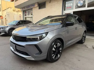 Usata Opel Grandland X Ultimate 131 CV (96 kW) 2022 Quartz grey met. SUV