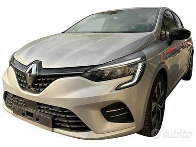 Usata Renault Clio V Techno 90 CV (66 kW) 2022 Grigio Berlina