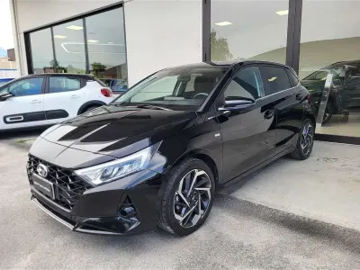 Usata Hyundai i20 99 CV (72 kW) 2023 Nero Utilitaria