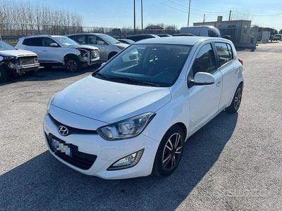 Usata Hyundai i20 75 CV (55 kW) 2012 Bianco Utilitaria