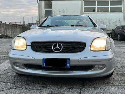 Usata Mercedes SLK200 163 CV (119 kW) 2003 Argento Cabrio