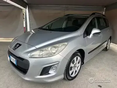 Usata Peugeot 308 Business-Line 93 CV (68 kW) 2012 Grigio Berlina