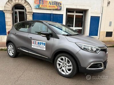 Usata Renault Captur 90 CV (66 kW) 2016 Grigio SUV