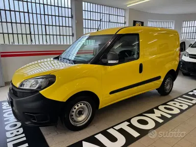 Käytetty Fiat Doblò 95 HP (69 kW) 2020 Keltainen