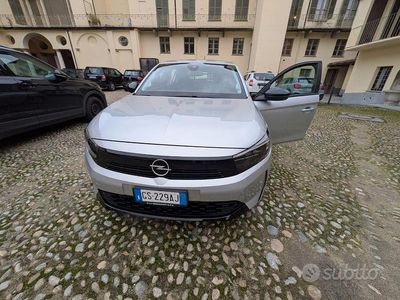 Usata Opel Corsa 100 CV (73 kW) 2024 Grigio Utilitaria