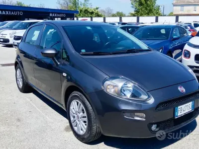 Gebraucht Fiat Punto Lounge 69 PS (50 kW) 2015 Grau Kleinwagen