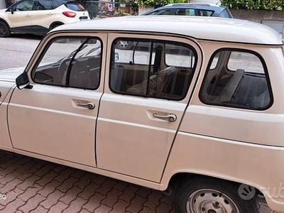 Usata Renault R4 34 CV (25 kW) 1987 Bianco Utilitaria