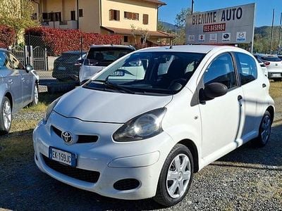 Usata Toyota Aygo 68 CV (50 kW) 2011 Bianco Utilitaria