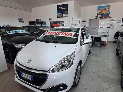 Usata Peugeot 208 Allure 82 CV (60 kW) 2018 Bianco Utilitaria