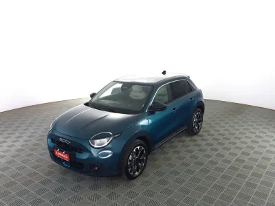 Nuova Fiat 600 La Prima 101 CV (74 kW) 2026 Verde mare d'italia SUV