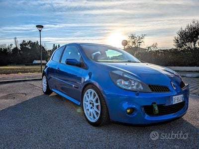 Usata Renault Clio II R.S. 197 CV (144 kW) 2007 Blu Berlina