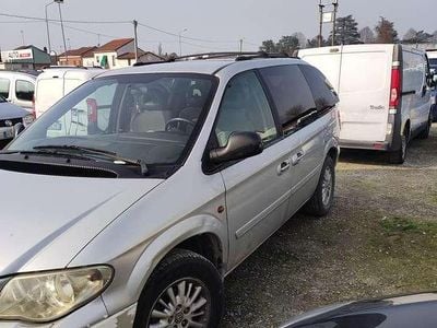 Usata Chrysler Voyager 141 CV (103 kW) 2004 Grigio Monovolume