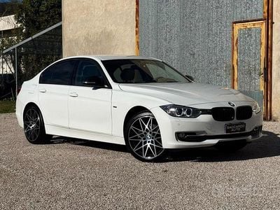Usata BMW 320 Comfort Edition 184 CV (135 kW) 2012 Bianco Berlina