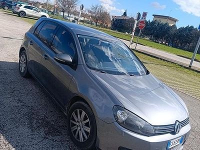 Usata VW Golf VI 102 CV (75 kW) 2011 Grigio Utilitaria