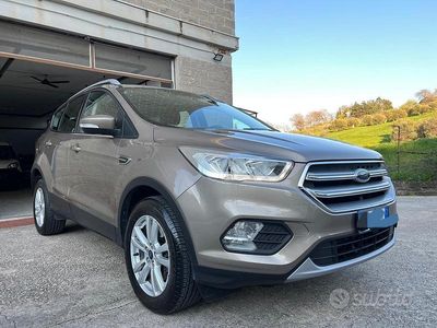 Usata Ford Kuga Business Edition 120 CV (88 kW) 2019 Oro SUV