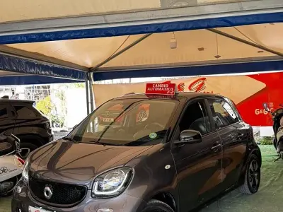 Begagnad Smart ForFour Passion 71 HK (52 kW) 2018 Grå Halvkombi