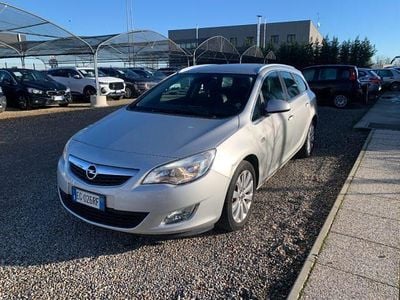 Usata Opel Astra Cosmo 116 CV (85 kW) 2011 Grigio Station wagon