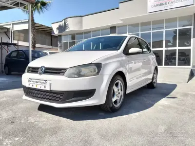 Käytetty VW Polo 75 HP (55 kW) 2013 Valkoinen Viistoperä