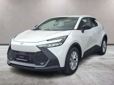 Usata Toyota C-HR Active 140 CV (102 kW) 2024 Super white SUV