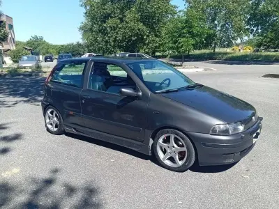 Usata Fiat Punto 133 CV (97 kW) 1994 Grigio Berlina