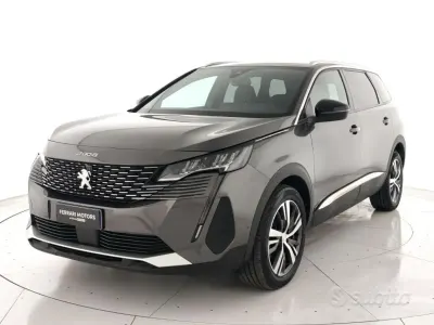 Usata Peugeot 5008 Allure 131 CV (96 kW) 2024 Grigio SUV