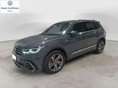 Usata VW Tiguan R-line 200 CV (147 kW) 2023 Grigio SUV