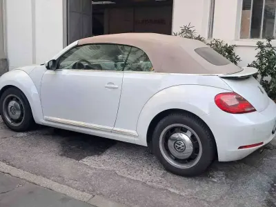 Usata VW Beetle 105 CV (77 kW) 2015 Bianco Utilitaria