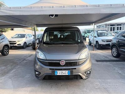 Usata Fiat Doblò 120 CV (88 kW) 2017 Grigio Monovolume