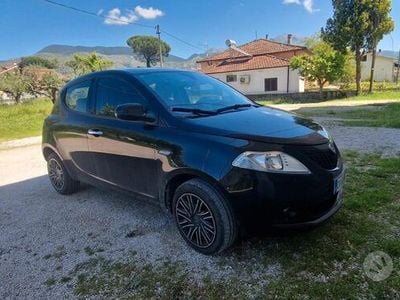 Usata Lancia Ypsilon 69 CV (50 kW) 2024 Utilitaria