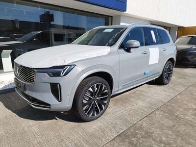 Nuova Volvo XC90 Plus 250 CV (183 kW) 2025 Grigio SUV