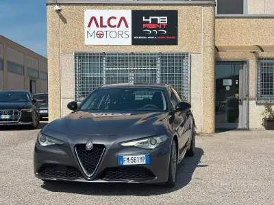 Usata Alfa Romeo Giulia Super 150 CV (110 kW) 2017 Grigio Berlina