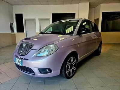 Usata Lancia Ypsilon 75 CV (55 kW) 2010 Viola Utilitaria
