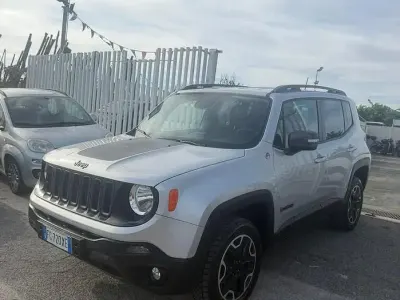 Usata Jeep Renegade Trailhawk 170 CV (125 kW) 2015 Grigio SUV