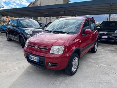 Usata Fiat Panda 4x4 Climbing 75 CV (55 kW) 2010 Rosso Utilitaria