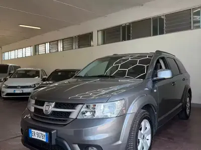 Usata Fiat Freemont Lounge 170 CV (125 kW) 2013 Grigio SUV