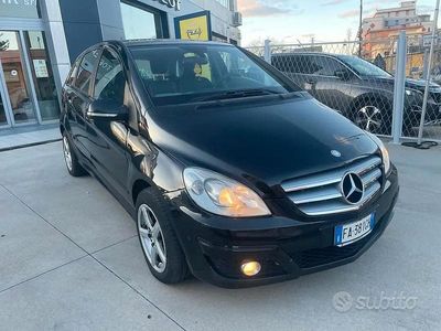Usata Mercedes B180 Premium 109 CV (80 kW) 2011 Nero Monovolume